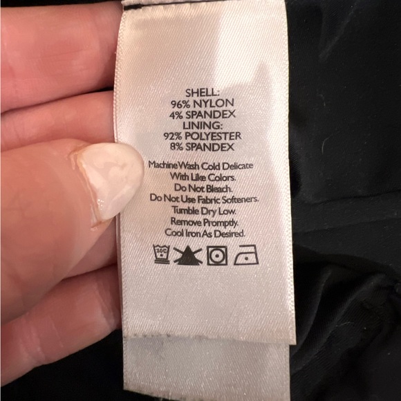 Eddie Bauer Black Adventurer 2.0 Skort Women’s Size 4 - Picture 9 of 11